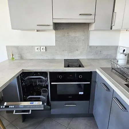 Pablo Apartment *